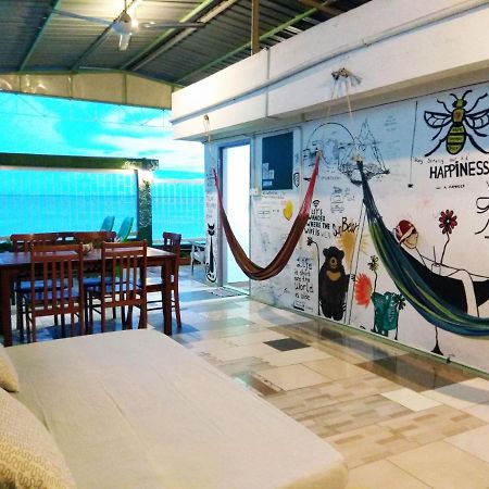 Sandakan Backpackers Hostel Esterno foto