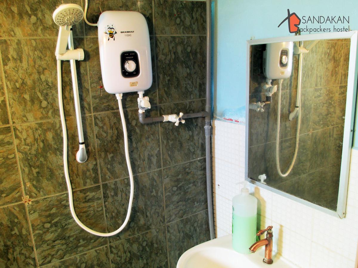 Sandakan Backpackers Hostel Esterno foto