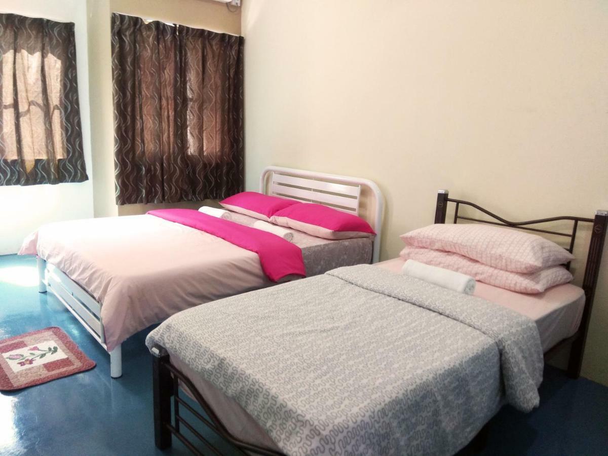 Sandakan Backpackers Hostel Esterno foto