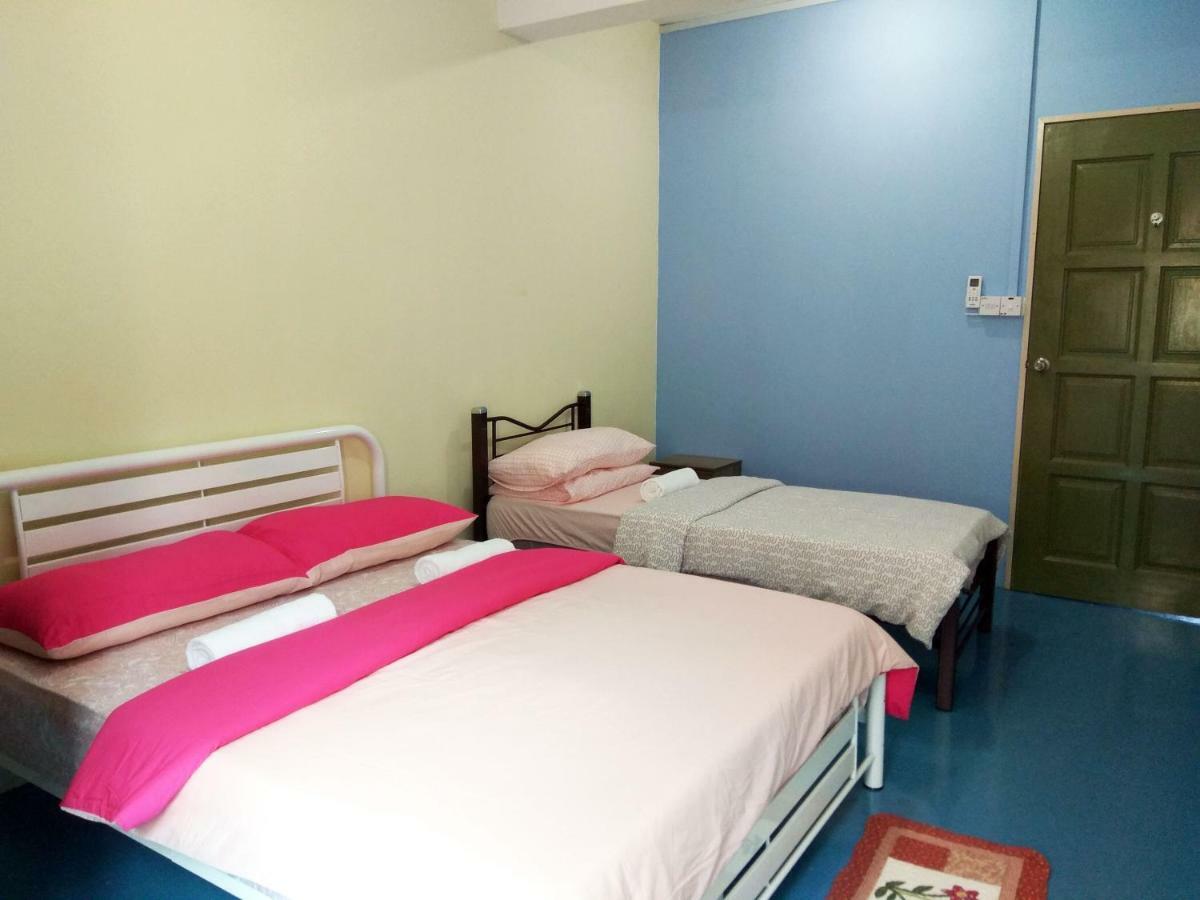 Sandakan Backpackers Hostel Esterno foto
