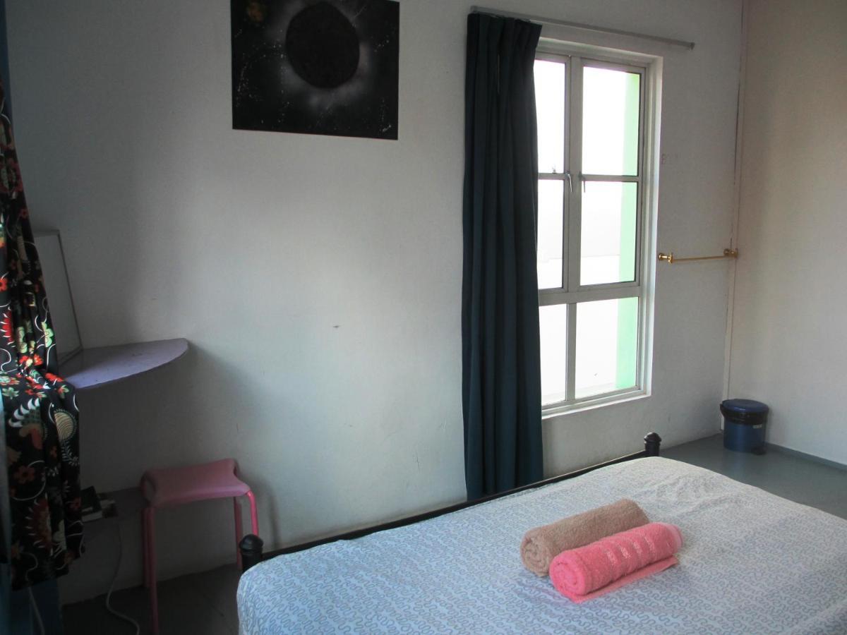Sandakan Backpackers Hostel Esterno foto