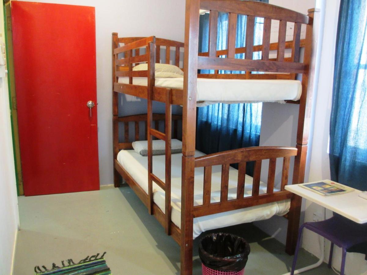 Sandakan Backpackers Hostel Esterno foto