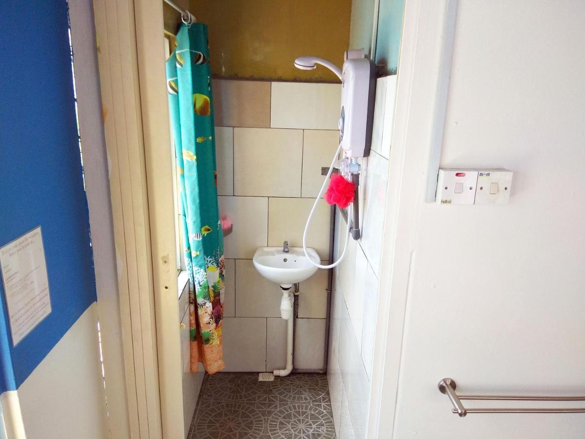 Sandakan Backpackers Hostel Esterno foto
